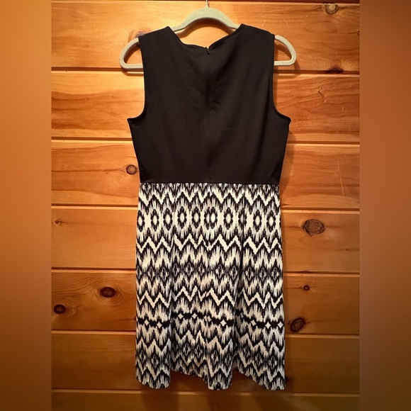 NWT Cynthia Rowley Cocktail Dress Fit and Flare Sleeveless Black & White Medium - Picture 5 of 9